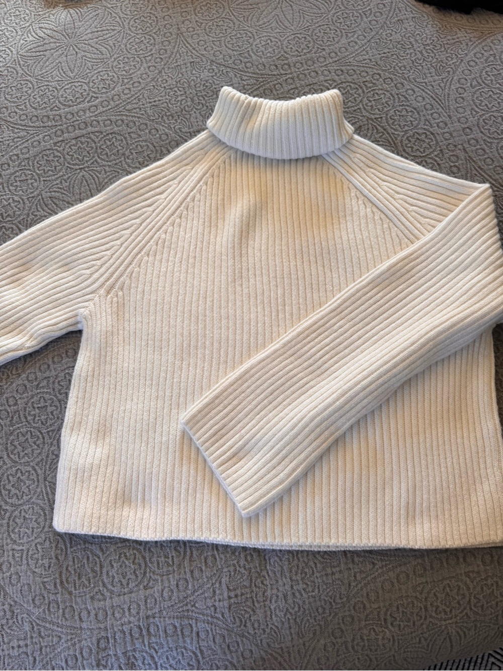 H&M Cream Ribbed Turtleneck Sweater